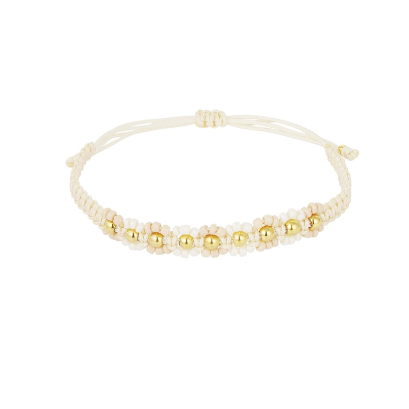 Gevlochten armband met bloemetjes beige/wit
