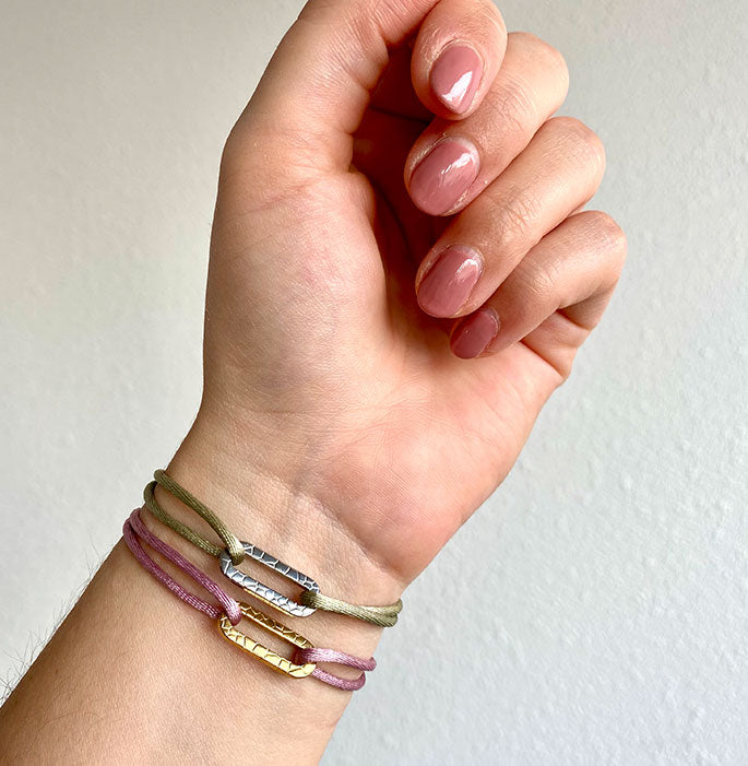Armband oval charm